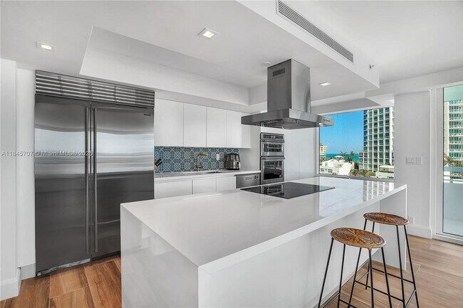 Building Photo - 400 South Pointe Dr
