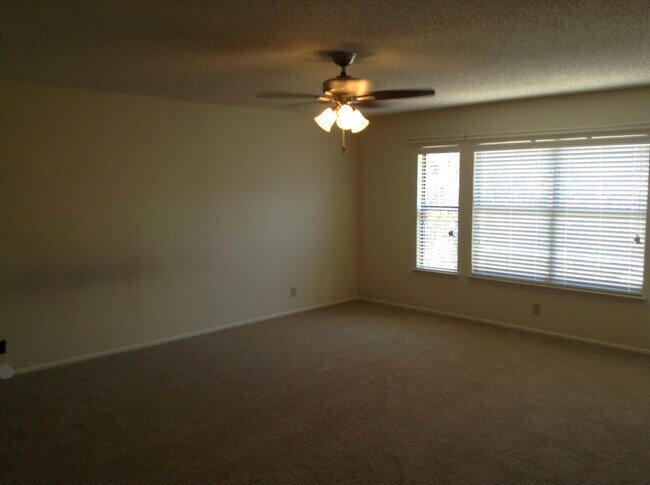 Building Photo - 16703 Coral Glade