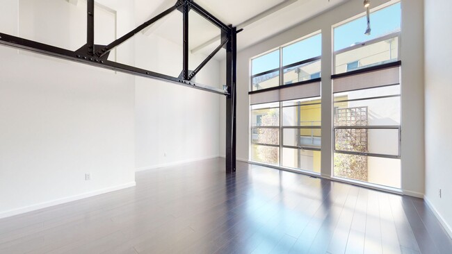 Building Photo - Amazing Oliver Loft in Emeryville!