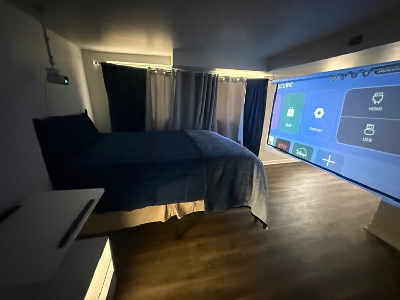 Building Photo - 1 Maple Ave