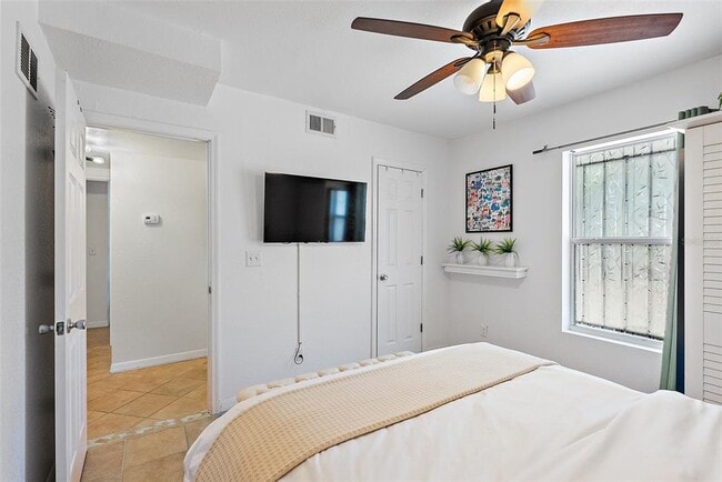 Building Photo - 2810 2nd Ave S