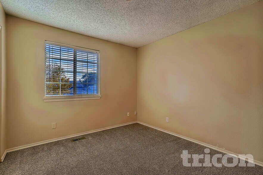 Building Photo - 12155 Monaco Dr