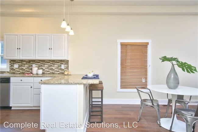 Building Photo - 3 br, 2.5 bath House - 1025 Dawson St.