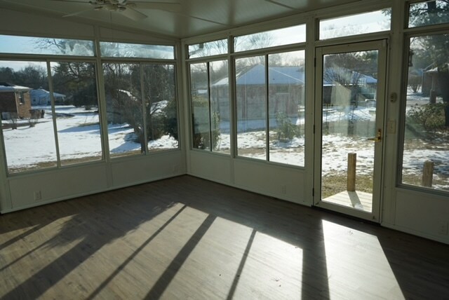 Building Photo - 4953 Stillwood Dr