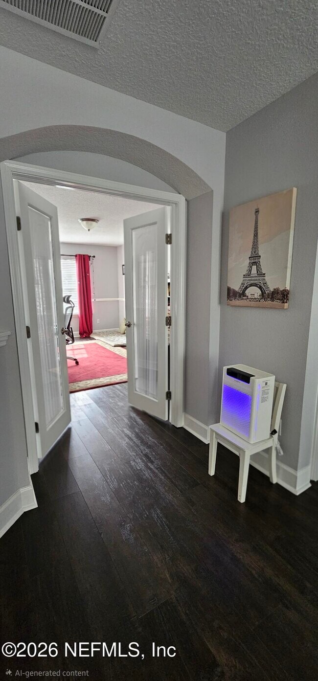 Building Photo - 178 Carrier Dr