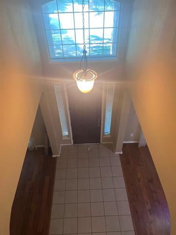 Building Photo - 11490 La Grange Dr