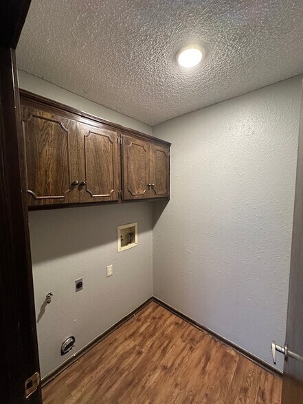 Building Photo - 6816 Bear Canyon Dr