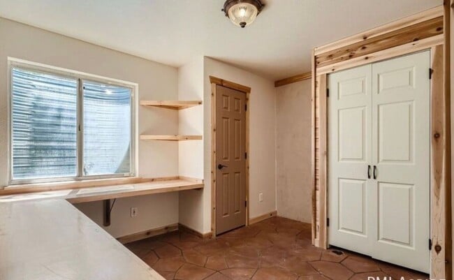 Building Photo - Beautiful Newly Remodeled Home in Roxborough Park