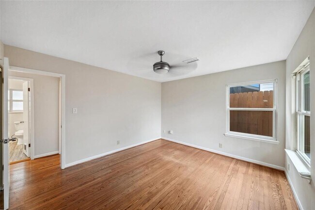 Building Photo - 1309 Martin St