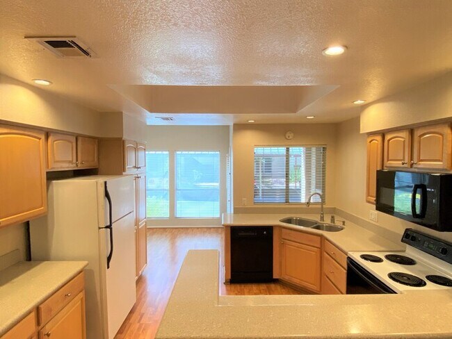Building Photo - 101 N 7th St Unit 173, Phoenix, AZ 85034