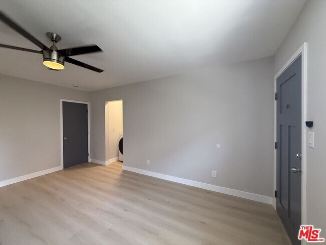 Building Photo - 1505 Cochran Ave