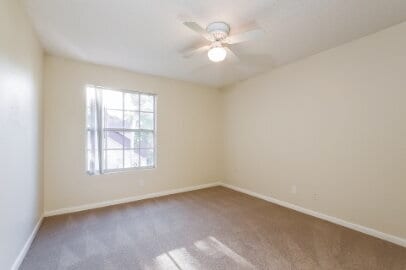 Building Photo - "Spacious 2-Bed Oasis with 2 Full Baths in Prime Orlando Location : 971 Sq Ft of Comfort!"