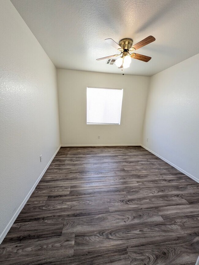 Building Photo - AVAILABLE NOW IN SAN TAN RANCH GILBERT!!!
