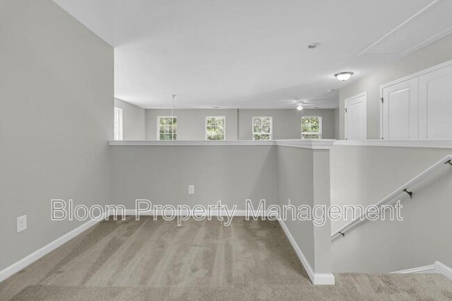Building Photo - 4995 Hay Bale Ct