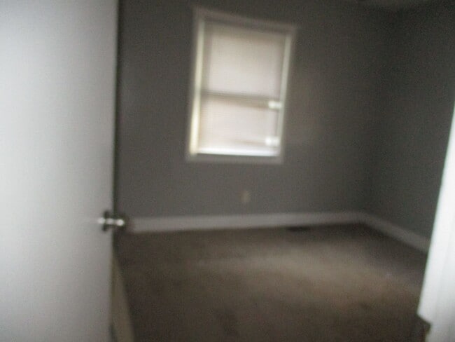 Building Photo - 2112 Elvira St