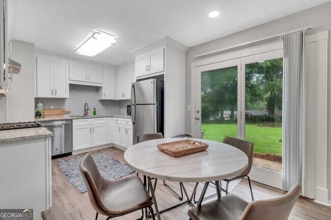 Building Photo - 4589 Ryan Rd