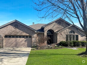 Building Photo - 2216 Carlow Dr