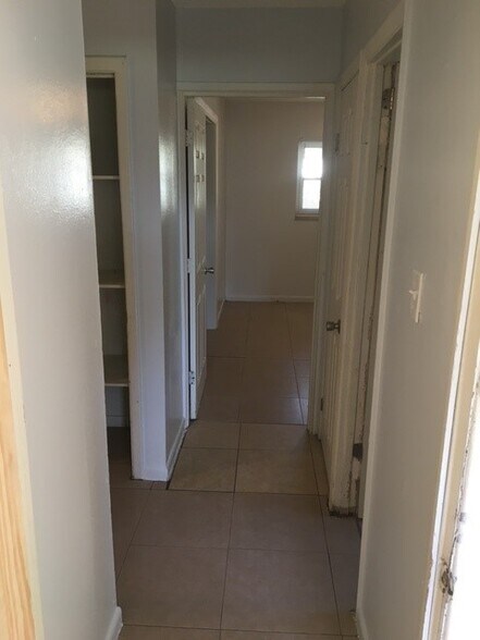 Building Photo - 1630 S 58th St