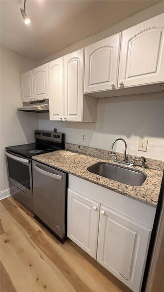 Building Photo - 5012 Downing St