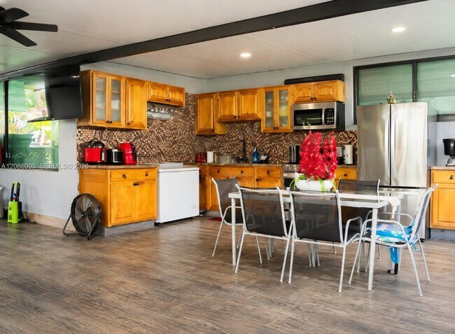 Building Photo - 31140 SW 188th Ave