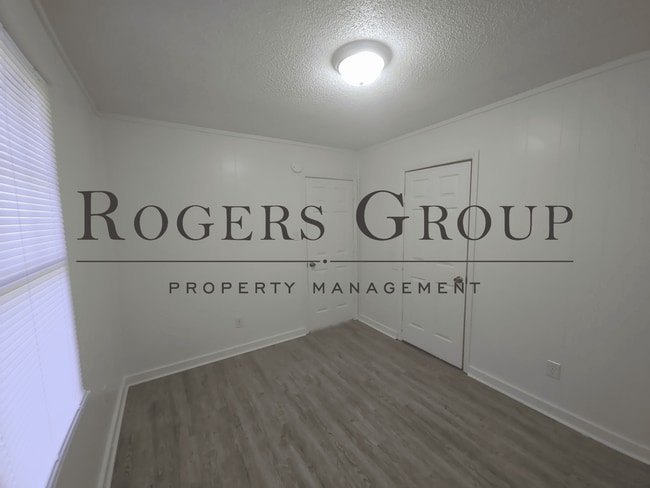 Building Photo - #450 - 240-242 Crozier St Duplex