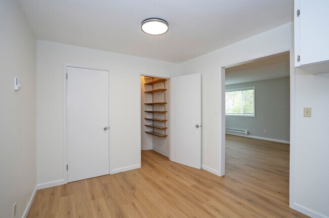 Building Photo - Remodeled 2BR w/ Garage, Fenced Yard & Stainless Steel Appliances