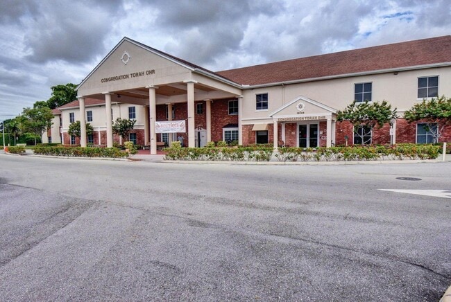 Building Photo - 375 Mansfield I