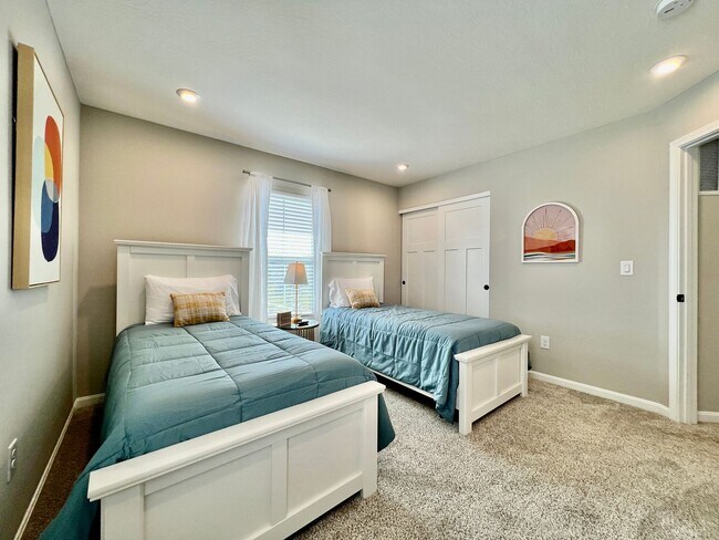 Building Photo - Fully Furnished Executive Miamisburg Home