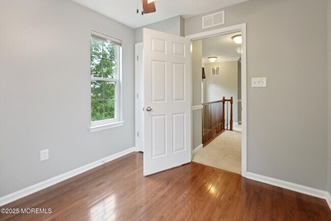 Building Photo - 102 Warbler Way