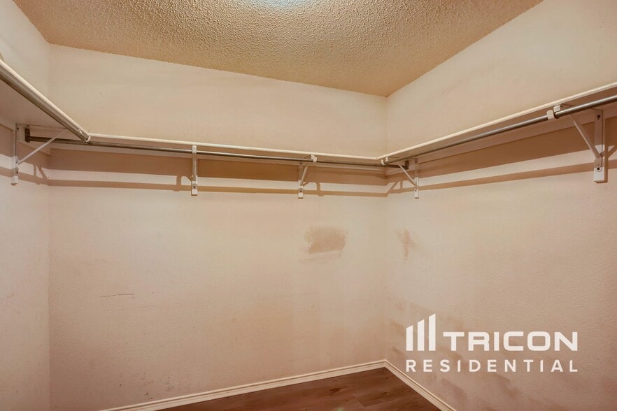 Building Photo - 510 Appaloosa Dr