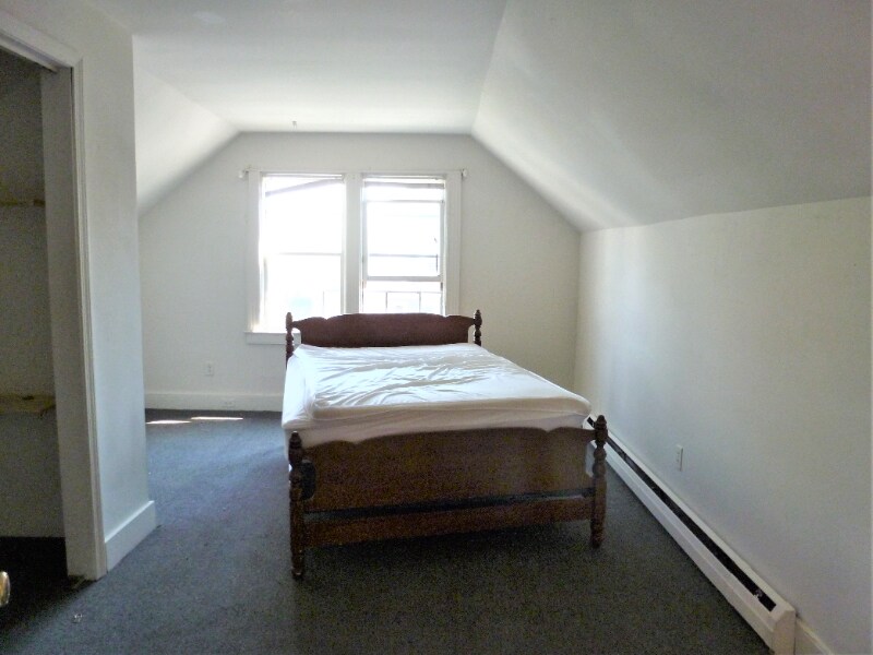 Building Photo - 14 Hickok Pl
