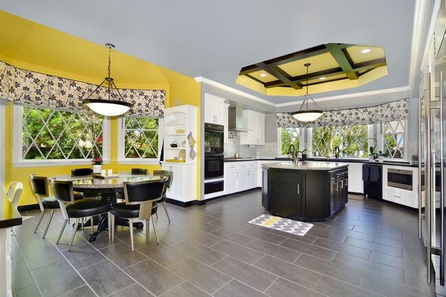 Building Photo - 29360 Castlehill Dr