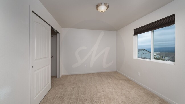 Building Photo - Beautiful 2 Story home in North Fork