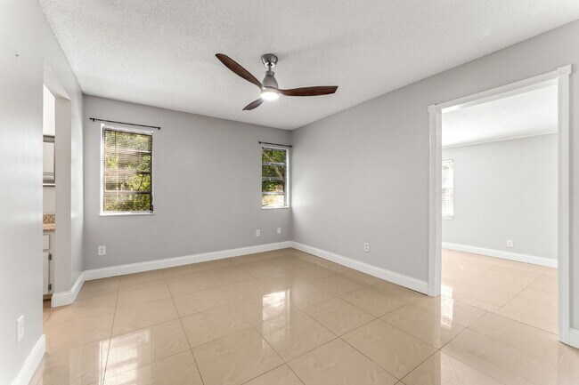Building Photo - Charming 3-Bedroom Home with 2 Full Baths ...