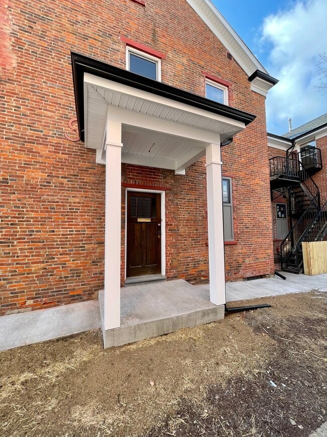 Building Photo - 634 Beaver St
