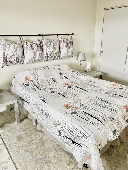 Building Photo - 2415 Maryland Ave