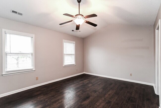 Building Photo - 3100 Faircroft Way