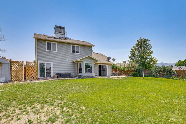 Building Photo - 367 N Lake Ct