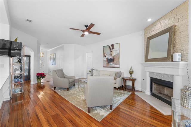 Building Photo - 3233 Clear Springs Dr