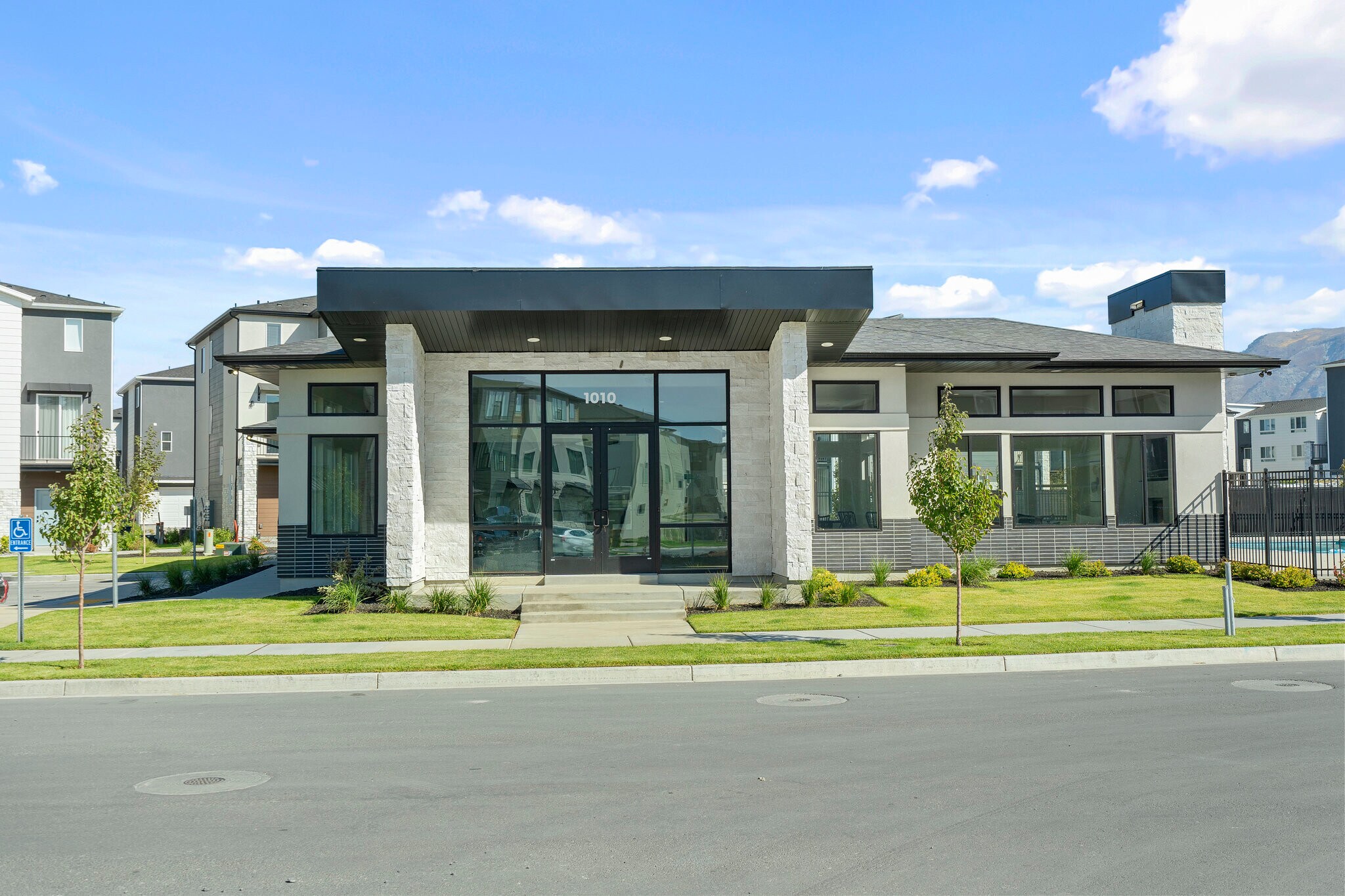 Building Photo - 529 S 1020 W