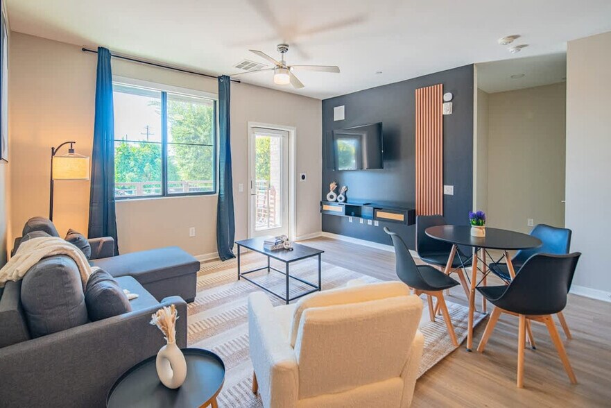 Building Photo - 730 E Marlette Ave