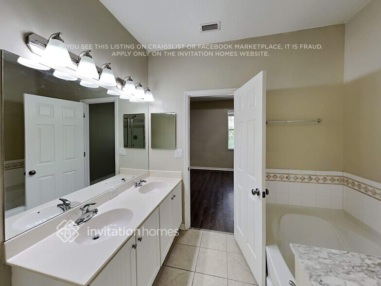 Building Photo - 7118 Bridgeview Dr