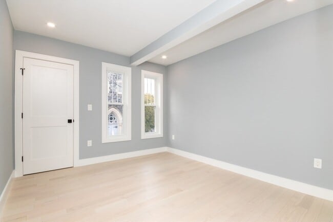 Building Photo - 140 Otis St