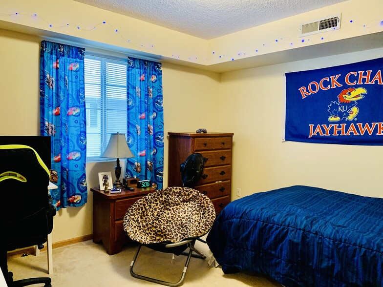 Building Photo - 2270 Holiday Rd # 511