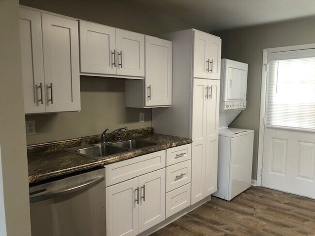 Building Photo - 1014 Woronoca Ave