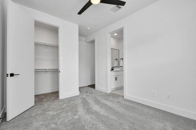 Building Photo - 849 Mansfield St
