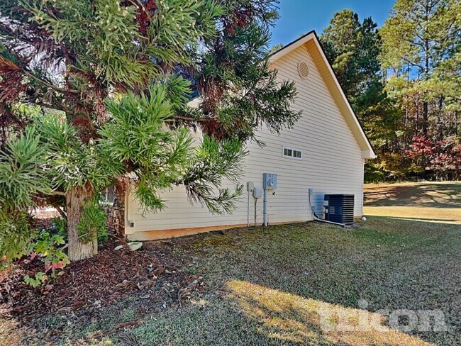 Building Photo - 210 Shenandoah Dr