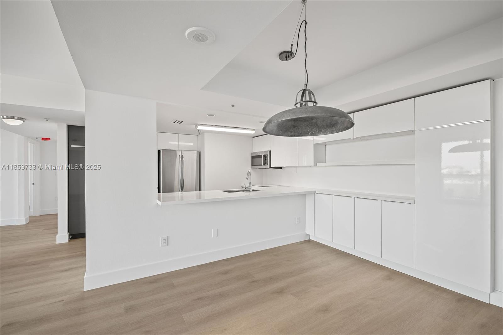 Building Photo - 650 West Ave