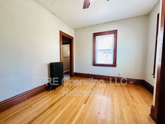 Building Photo - 4821 Underwood Ave