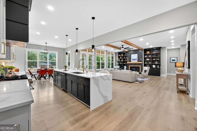 Building Photo - 6651 Malvin Dr